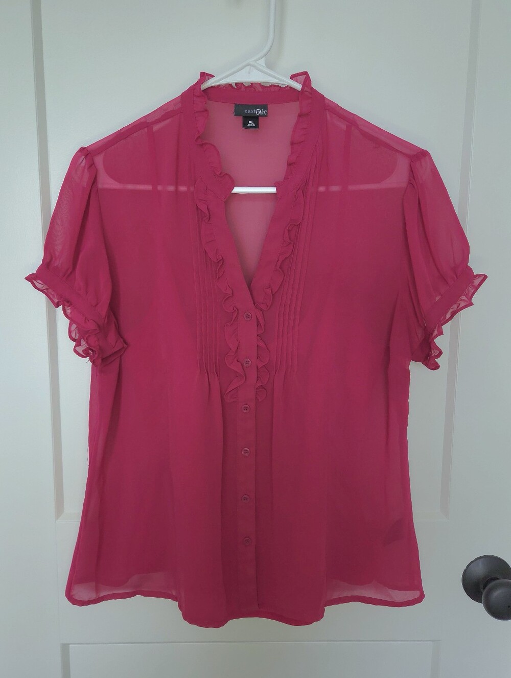 East 5th Hot Pink Ruffle Front Blouse. Size Petite L. #SW